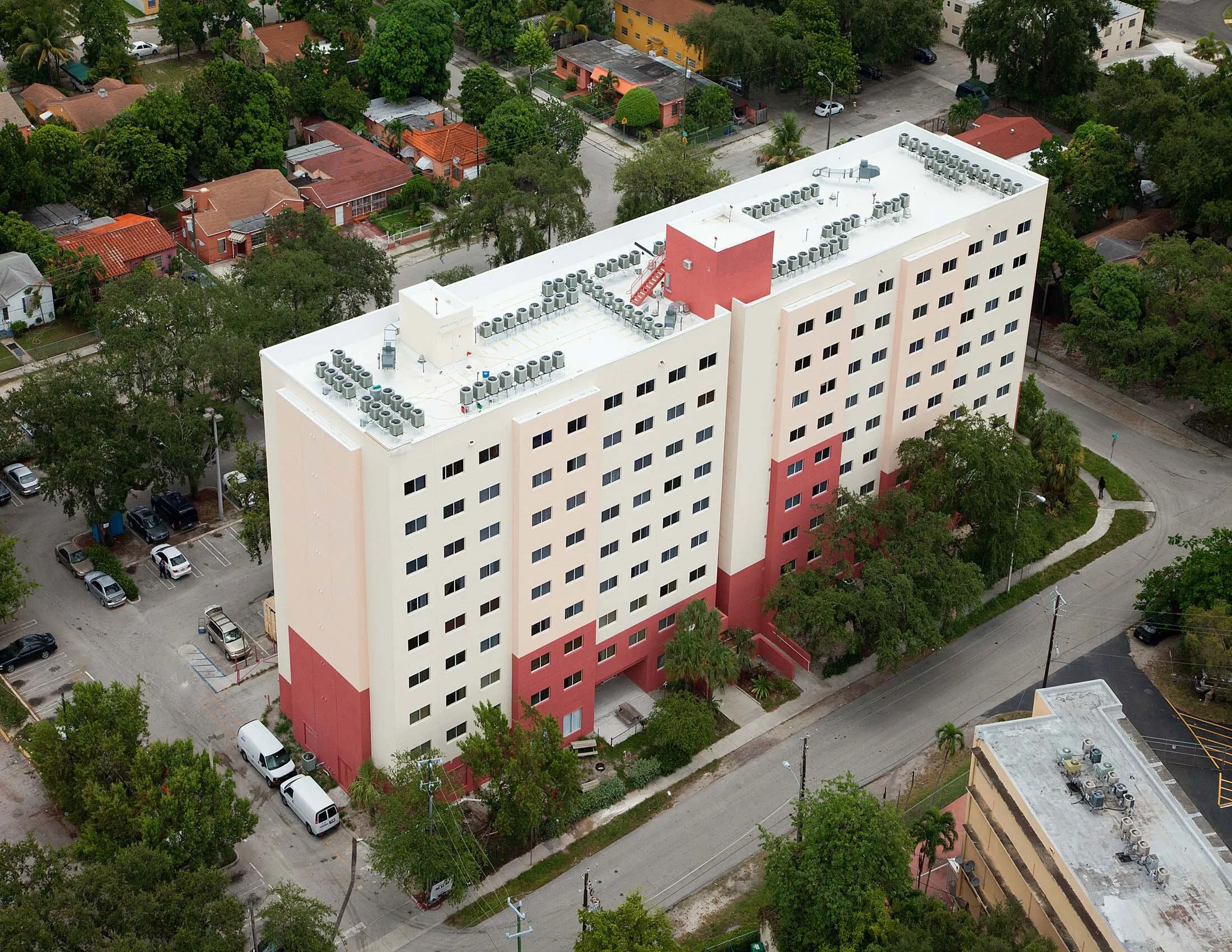 Types of Roofs on Condo Buildings<br />
